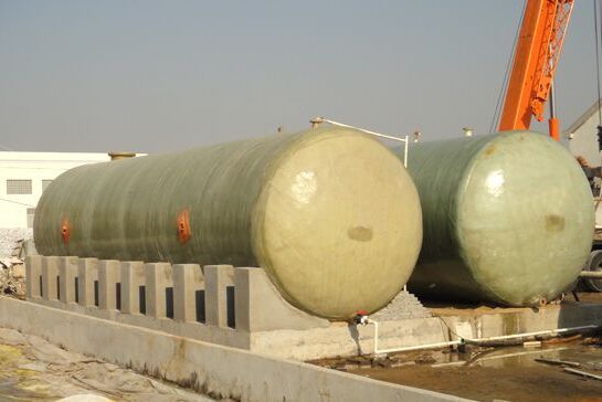 北京玻璃鋼臥式儲(chǔ)罐施工現(xiàn)場
